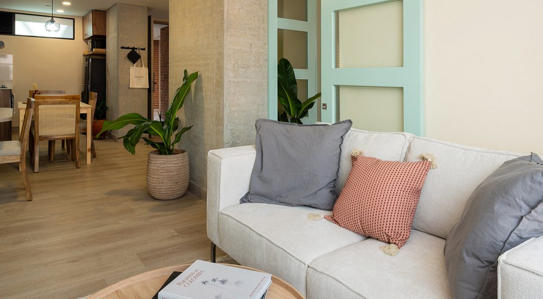 Bright & Cozy Bliss In Laureles